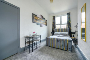 *RG7H*For your relaxed & Cosy Free Parking